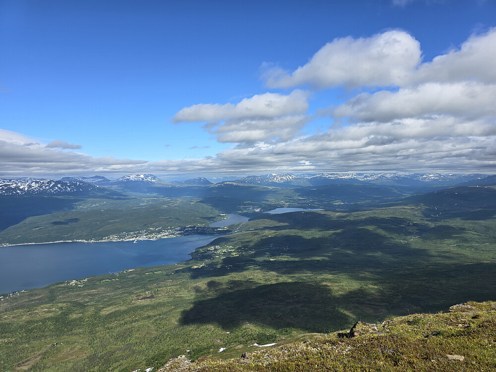 Mot Øvre Slaangen og Indre Troms