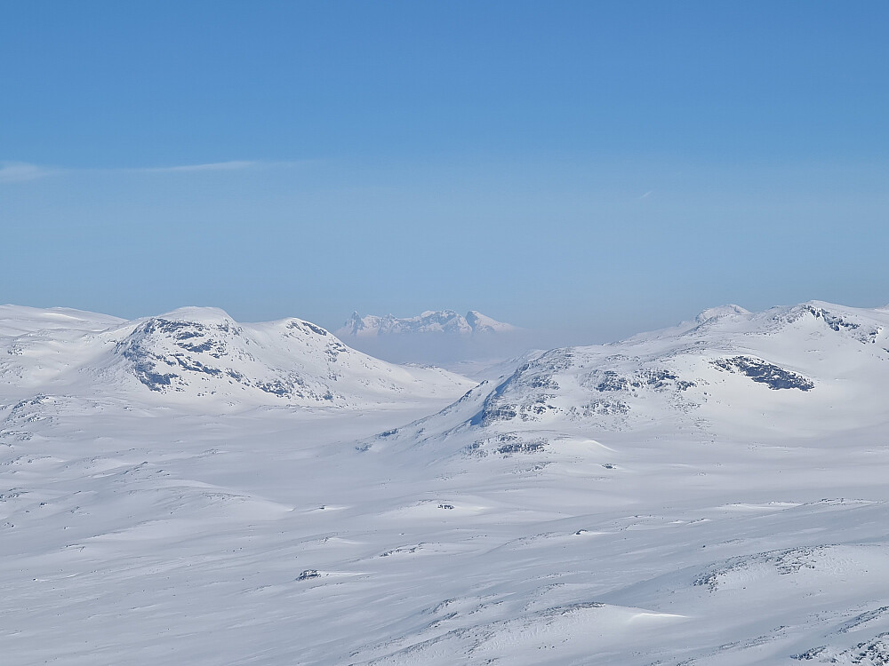 Hurrungane opp fra tåka