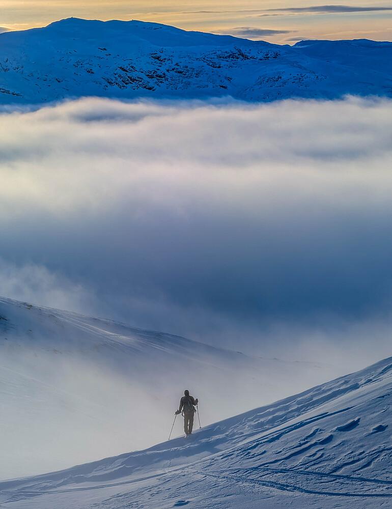 På vei ned i tåka igjen