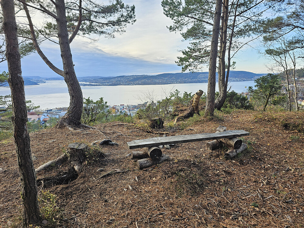 på haugen vest for Garpetjernet