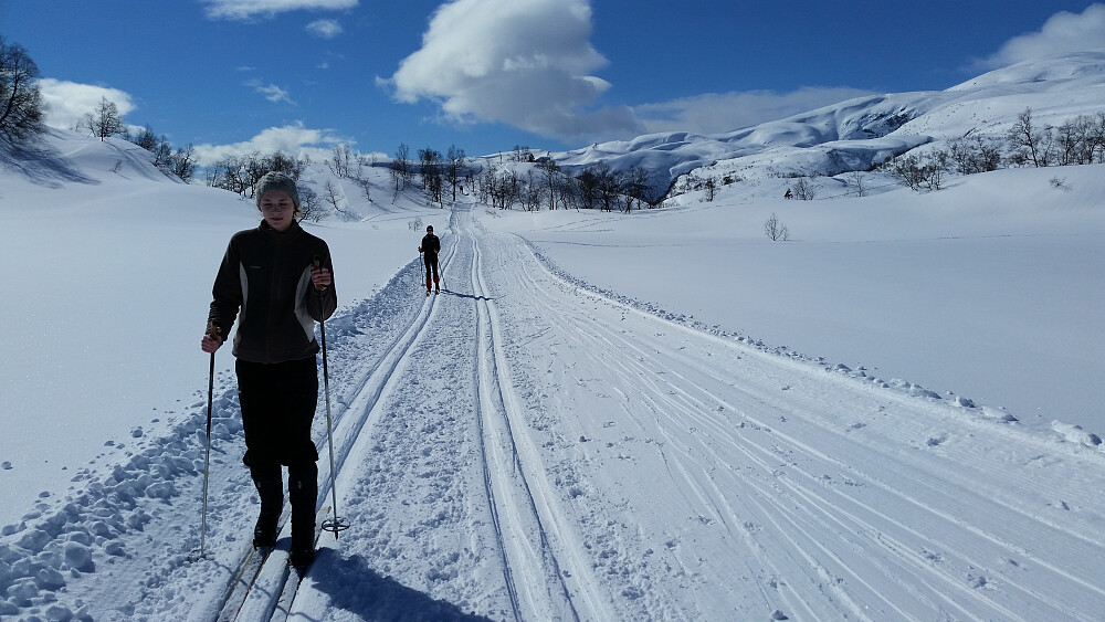 her gjennom Tuftadalen