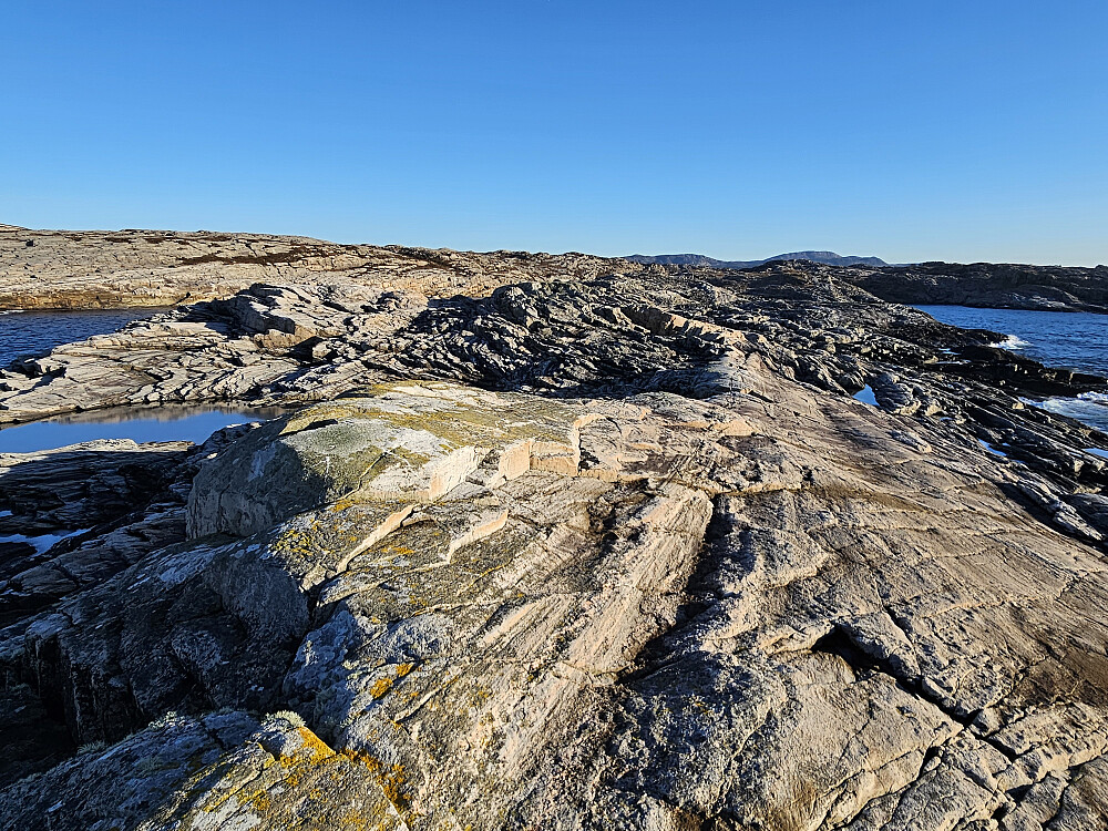 ute på Luratangen sett innover tangen
