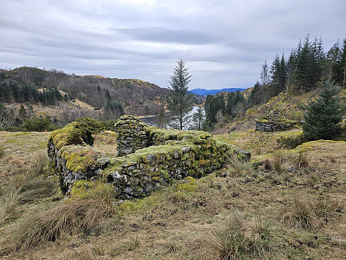 rester etter 3 ute løer ved Sponskaret 