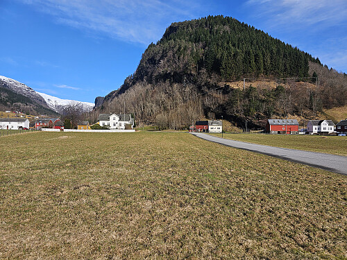 Fløyen sett fra Strandebarm kirken