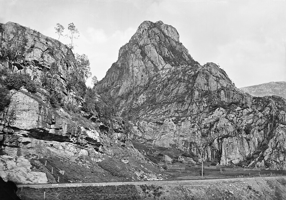 Beitelen 1883  
Marcus ubb-kk-1318-2614 - fotograf Knud Knudsen