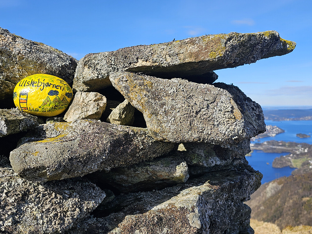 gul pyntestein på Ulskebjørnen