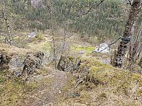 stideling i sydøst, her meget bratt ned til Haugo