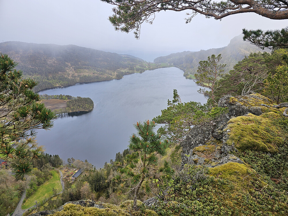 Eidesvatnet sett fra Lindeskor-Augastadåsen utsiktspunkt