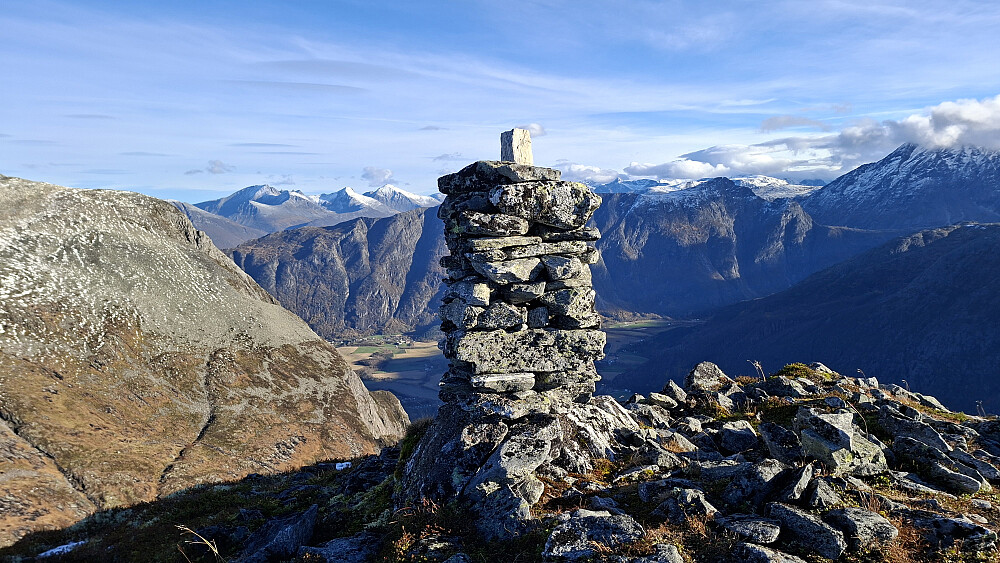 På toppen av Ølmannstinden