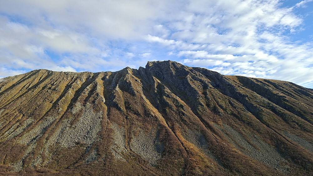 Kaldtinden sett fra oppgangen tilBlåtindane