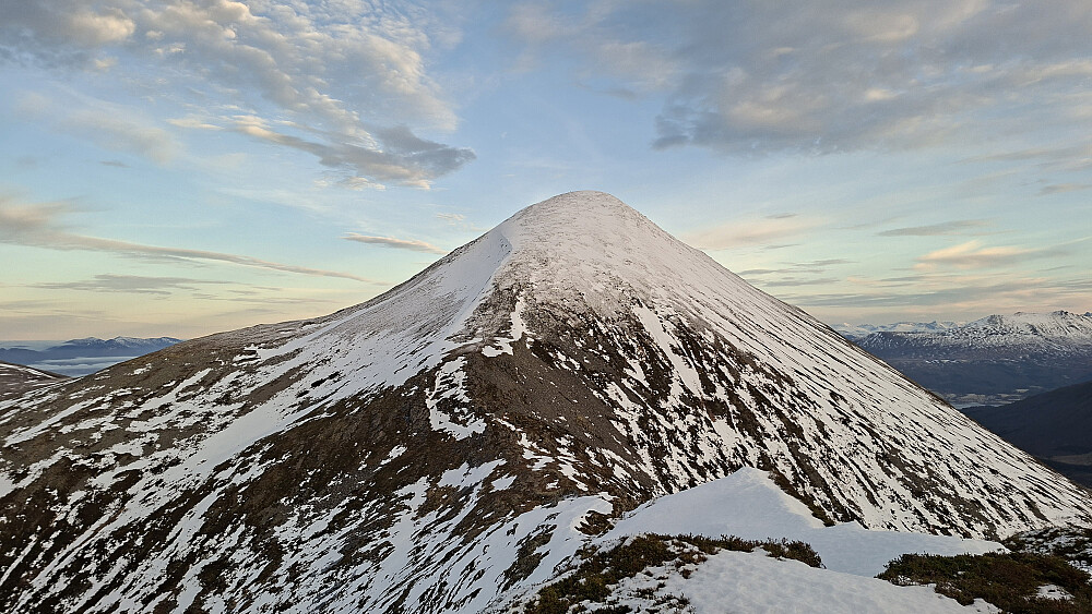 Brustinden (Trolltinden) sett fra Middagsfjellet