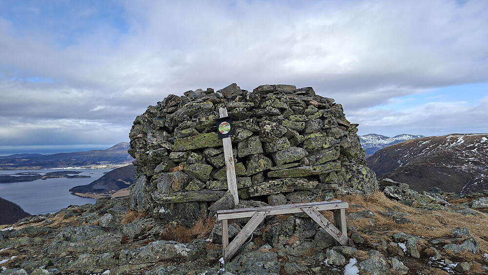 Varden på toppen av Tussen