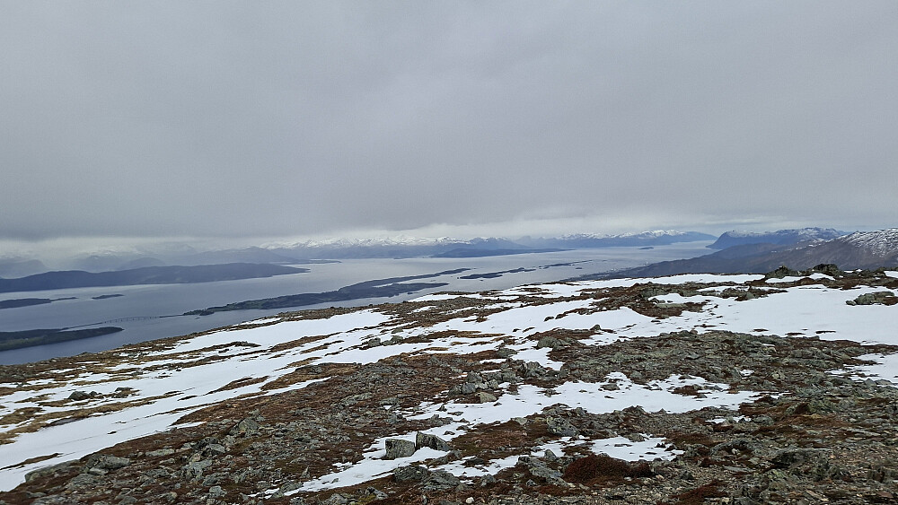 Sørover mot Moldeholmene fra toppen av Lønsetfjellet 