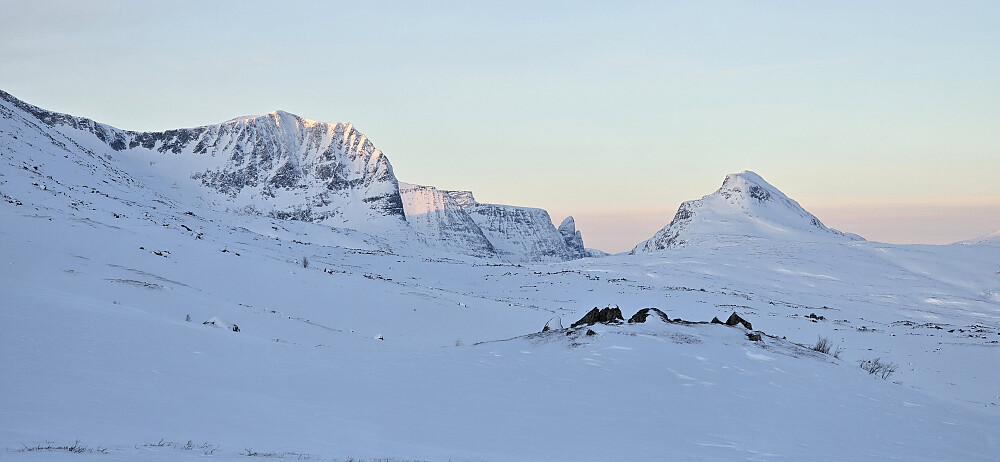 Storsalen, Tåga, Skarfjellet, Tårnfjellet, Innerdalstårnet og Kringlehøa