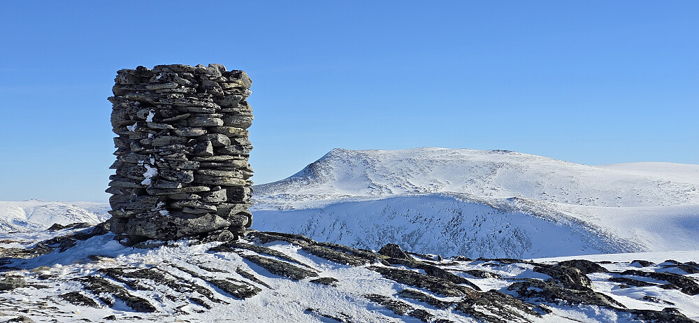 Nonsfjellet med Storhornet i bakgrunnen
