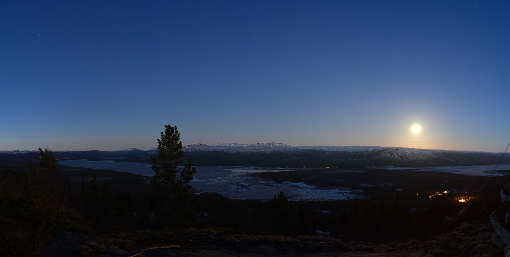 Utsikt over Tunhovdfjorden