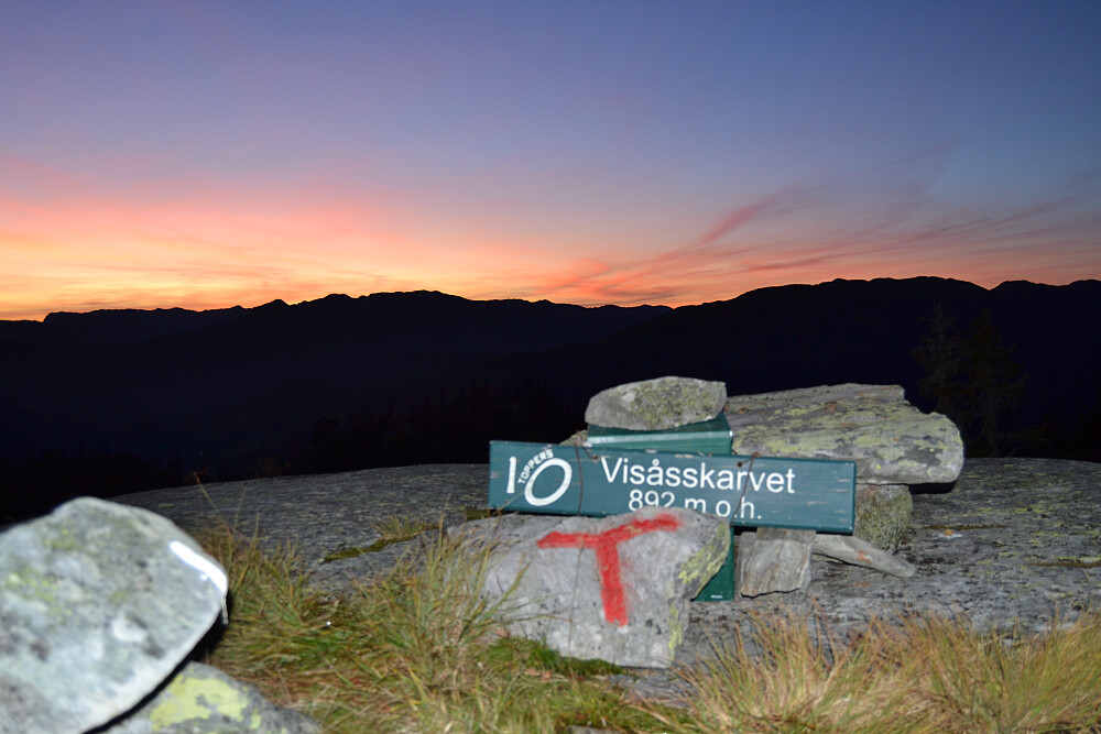 Visåsskarvet, toppen