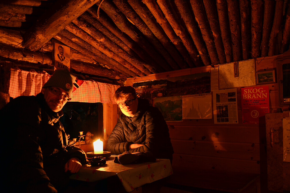 Elggløtt, liten hytte under Skrehelle-toppen