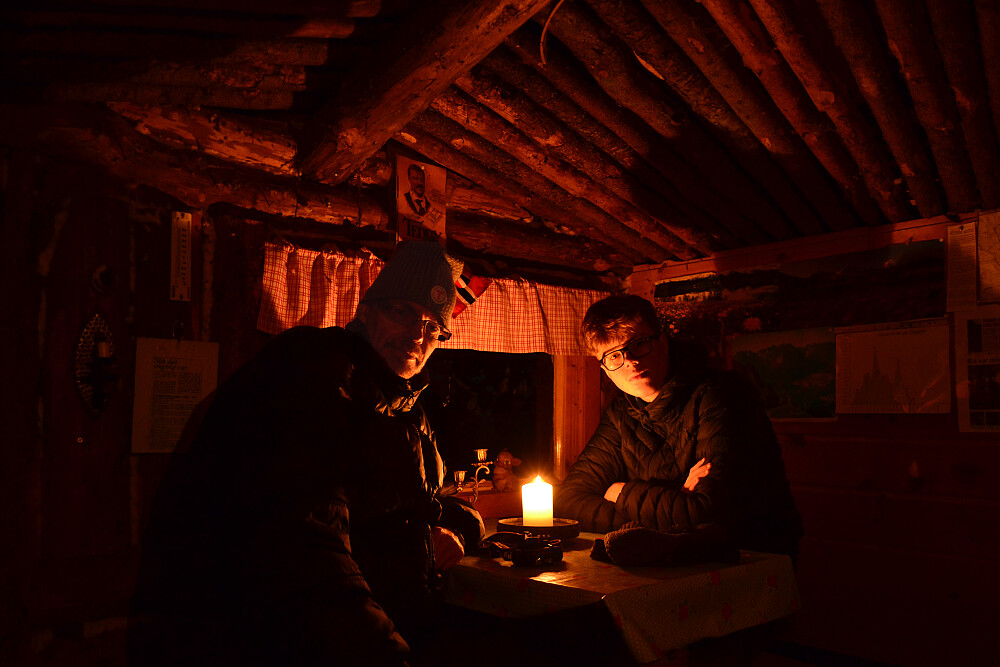 Elggløtt, liten hytte under Skrehelle-toppen