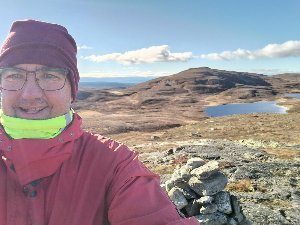 Fjellfie på Meitebekkfjellet, med Nystølvarden bak.