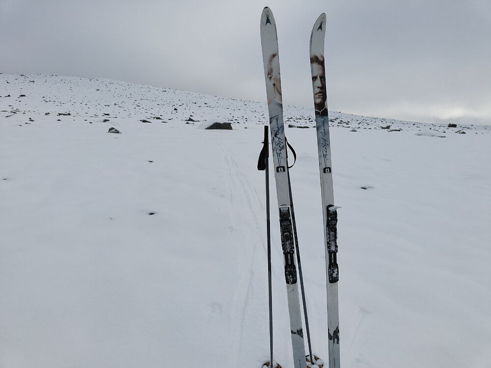 Deilig at skisesongen er i gang...Brukte de gamle Nansen-skia og kortfeller.