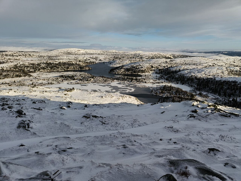På toppen, mot Smørlifjellet.