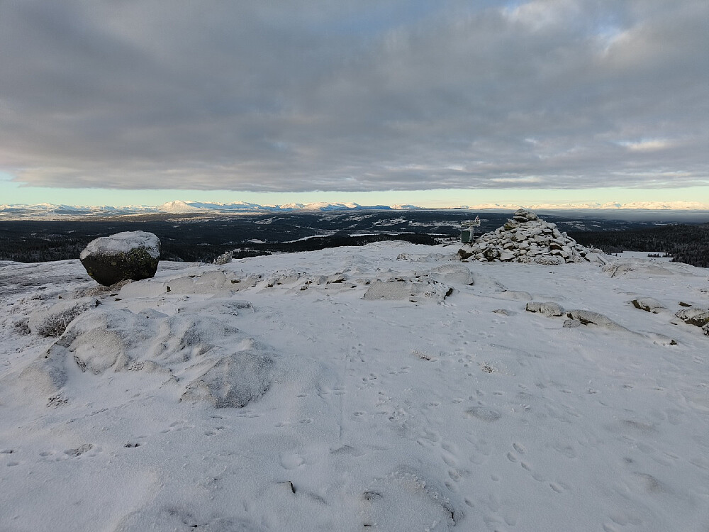 Steinkjerringe, høyeste punkt på Makalaus.