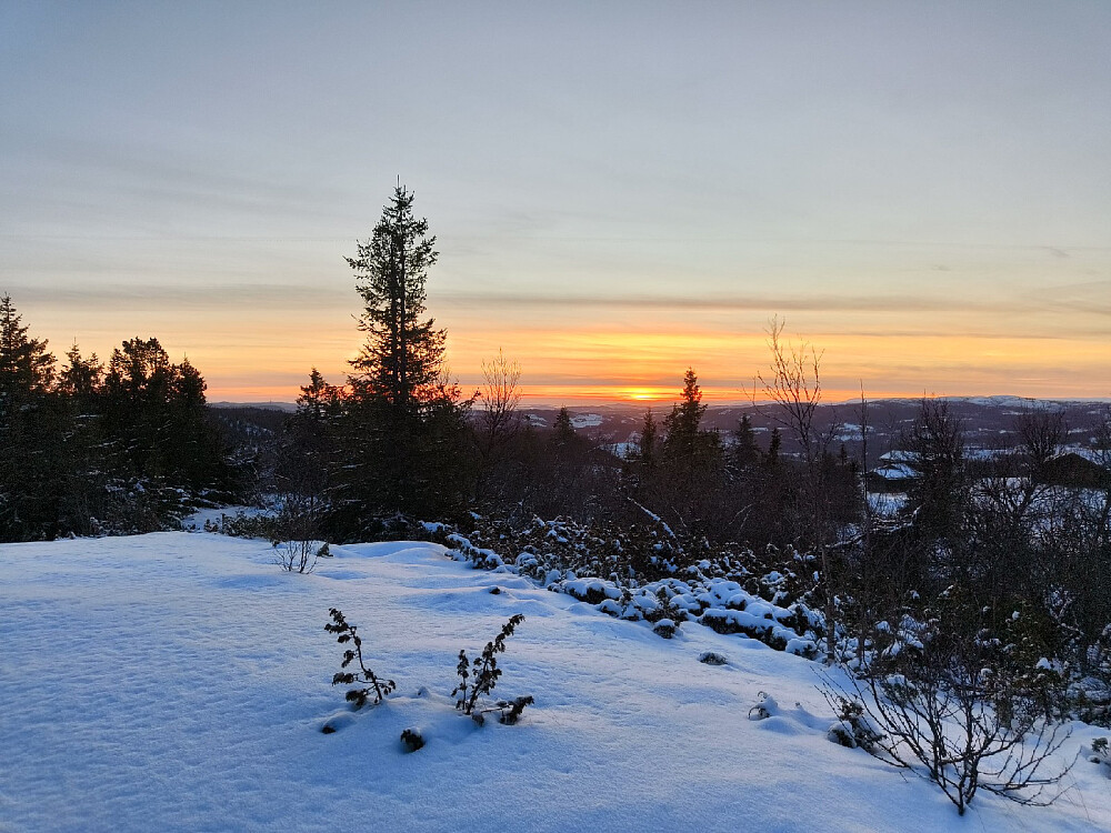 Soloppgang sett fra Tverrberget på Makalaus.
