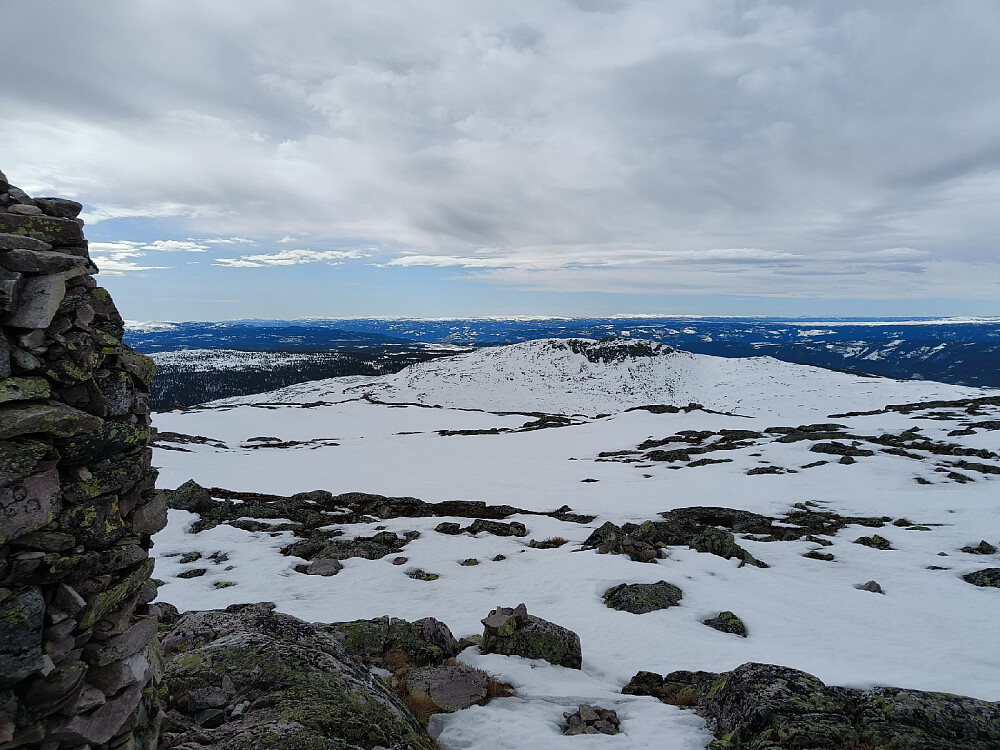 I retning Skarvemellen. Bedre vær i mange retninger egentlig, men ikke akkurat der jeg sto. Men det tydet på at sola kunne komme tilbake.