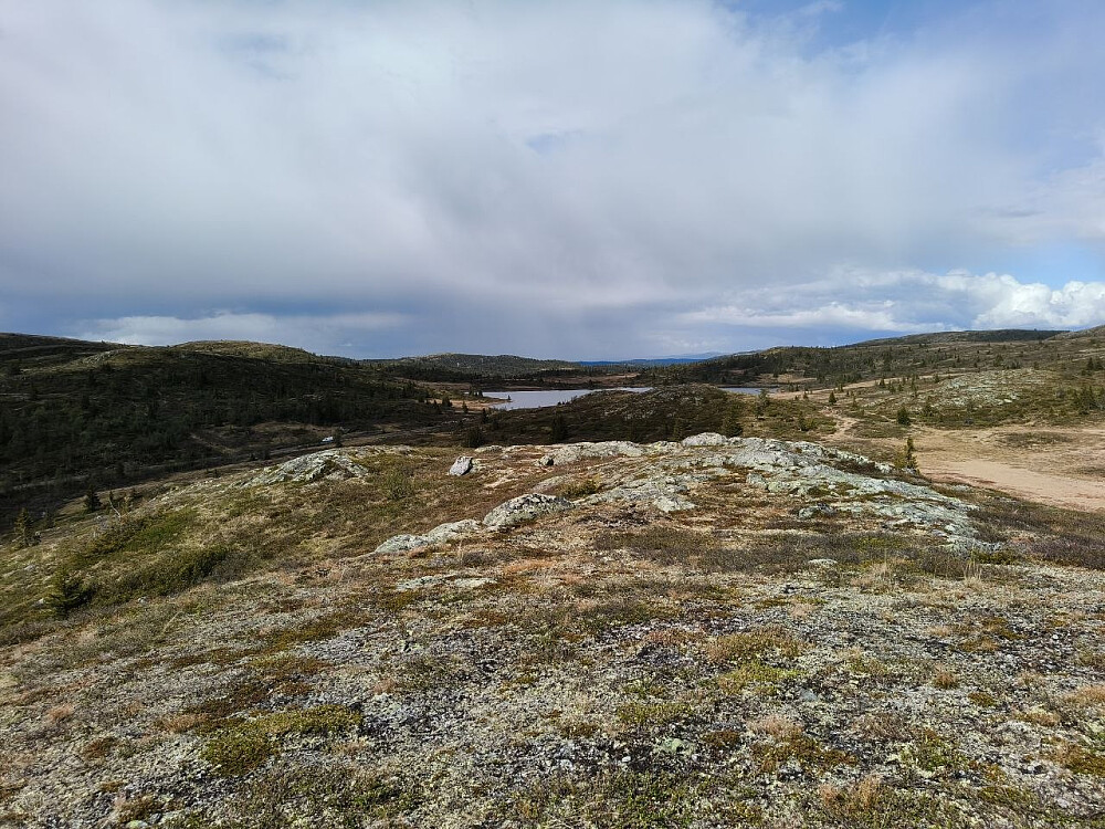 Mørke skyer mot nord. Fortsatt på Bufarknatten.