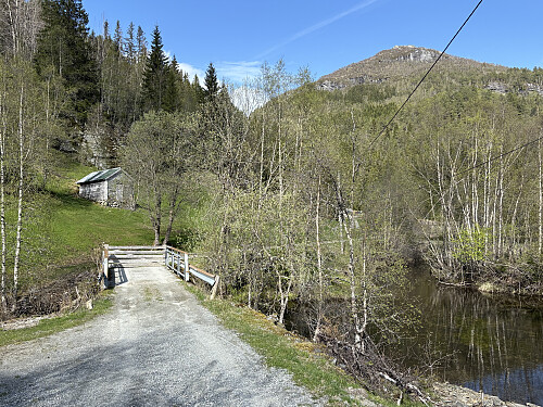 Ved Øvre Rasdal på vei inn mot Tuftene