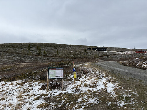Ved Øvre Ålsåsen p-plass