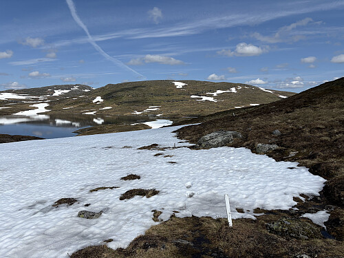 Nærmer meg dagens første topp, Huva. Kjerringfjellet ses bak til venstre i bildet