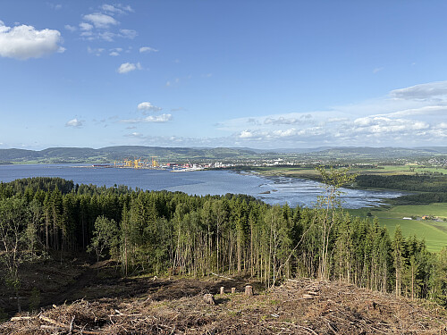 Utsikt mot NV fra et utsiktspunkt vest for Børsåsen