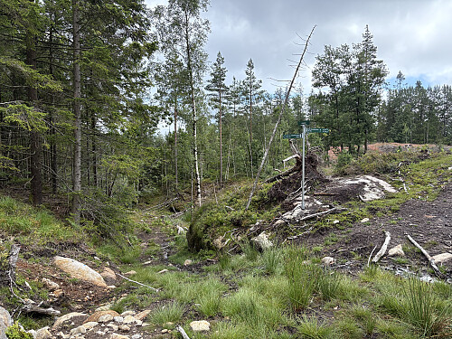 Følg skilt mot Eikelandsvarden