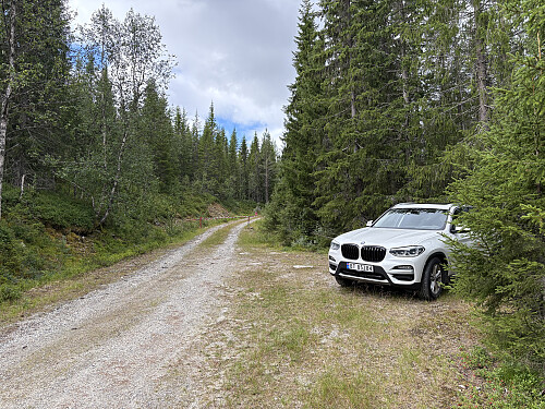 Det er en fin p-plass like ved bommen