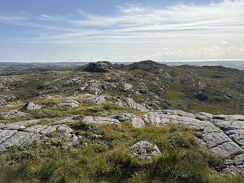 Utsikt sørvestover mot Ristølnuten fra toppen av Synesnutane