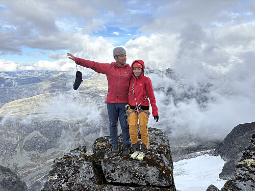 Morten og Anne på Stølsnostinden