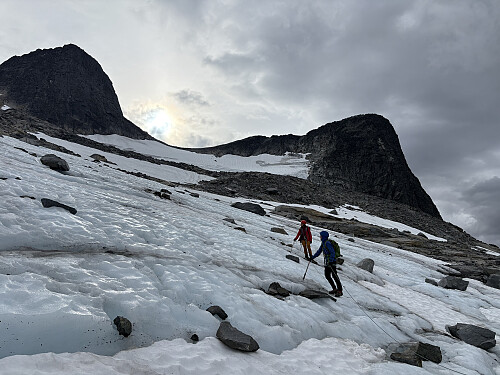På Stølsnosbreen med Stølsnostinden bak til venstre
