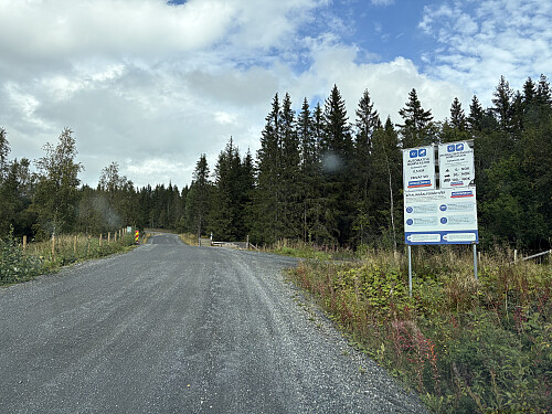 Musdalsætervegen er en betalingsbomvei som fører helt inn til Kidliknappen