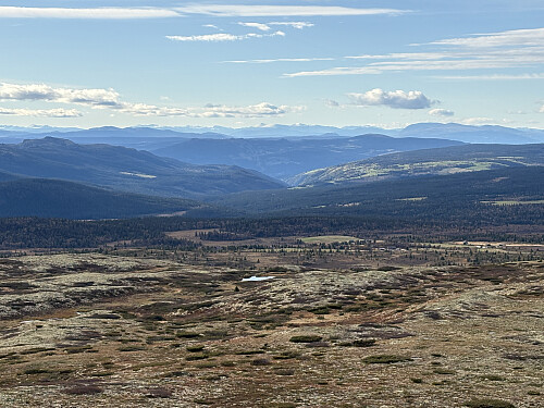 Flott utsikt vestover fra nordtoppen