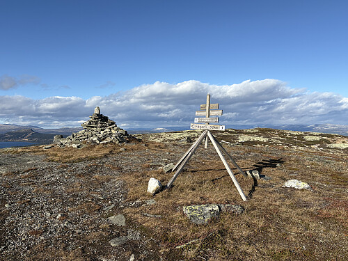 Valsfjellet i Sør-Fron, det sørligste punktet med toppen i bakgrunnen