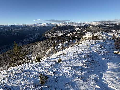 På vei opp mot Hillingsberget vest