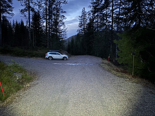 God plass til parkering ved turstart