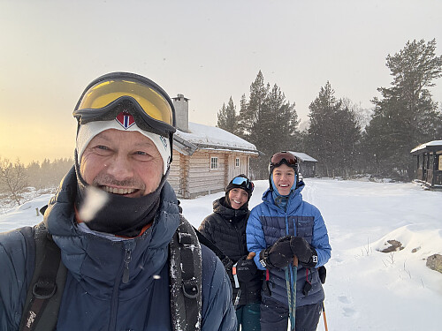 Gjengen samlet på Fugleskjellsetra


