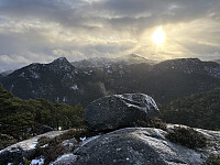 Flott utsikt over mot Litla Vårlifjellet fra Hagaknuten