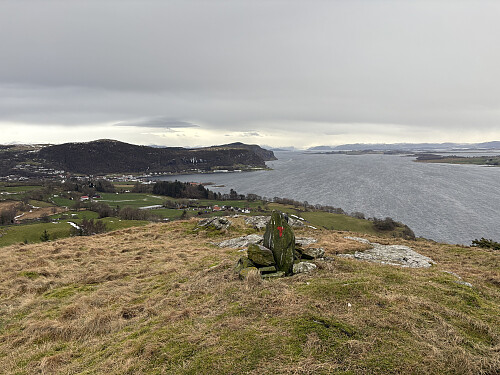 Fin utsikt fra stien, Vikefjellet til venstre