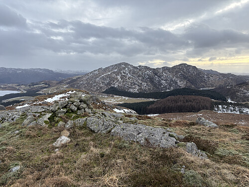 Utsikt mot Svartaknuten og Høgafjell fra Stølsfjellet