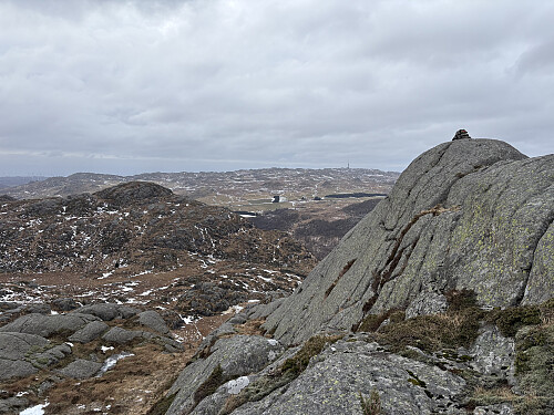 Høgafjell (til venstre) sett fra Svartaknuten