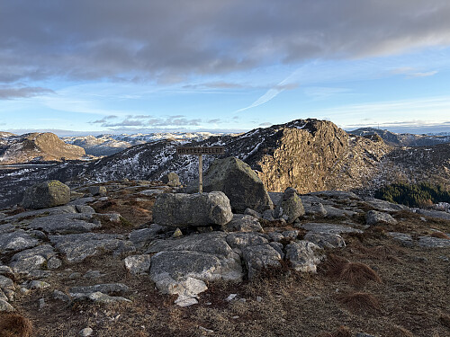 Grytefjellet med Kvelvane i bakgrunnen